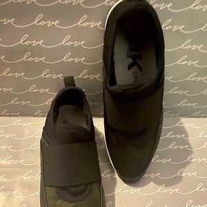Ann Klein Sport tennis shoes, good condition.